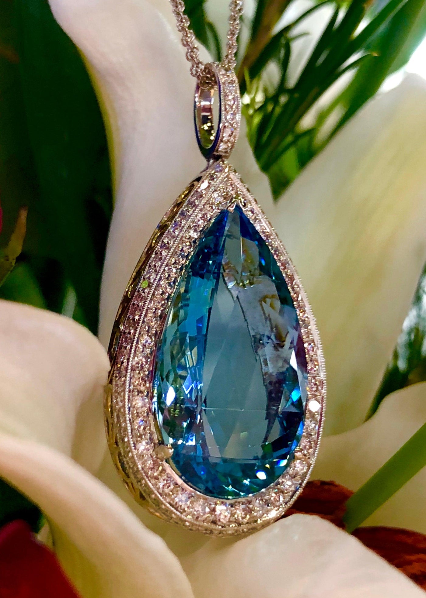 Aquamarine diamond pendant necklace Clearance