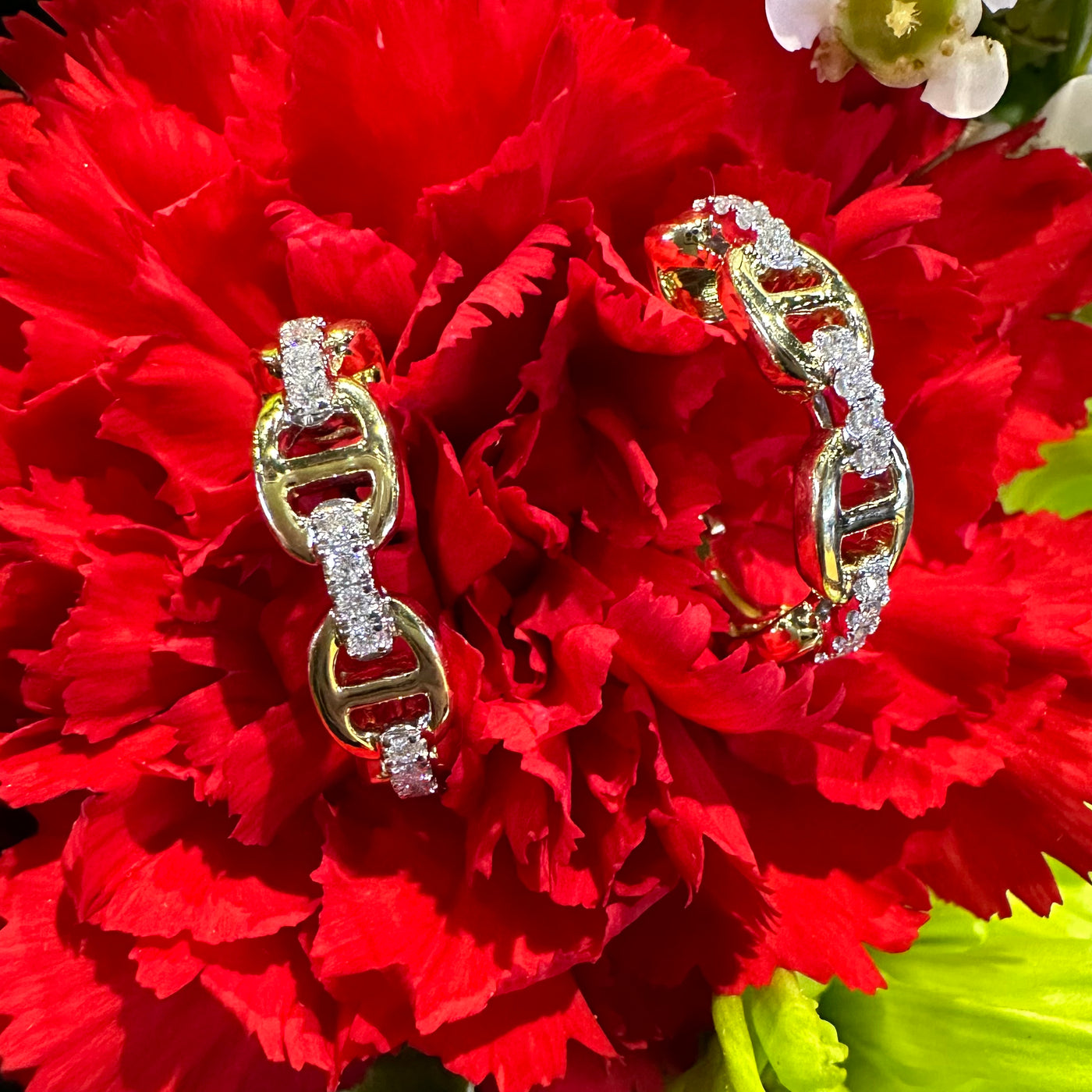 Apparel & Accessories > Jewelry > Earrings Simon G Diamond Link Two Tone 18K Gold Hoop Earrings LE4660 Pierce Custom Jewelers